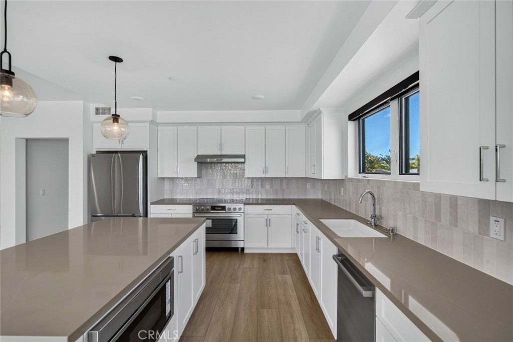 24722 Del Prado Property Photo 8
