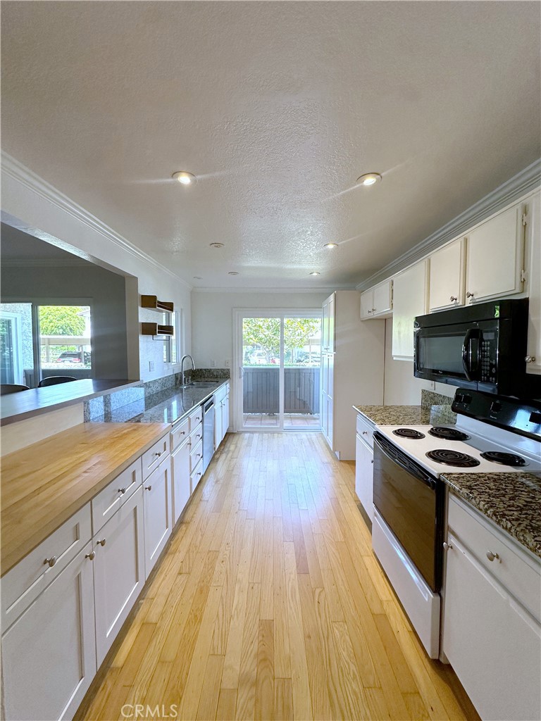 70 Corniche Property Photo 7