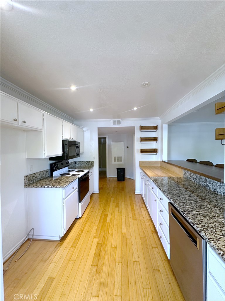 70 Corniche Property Photo 9
