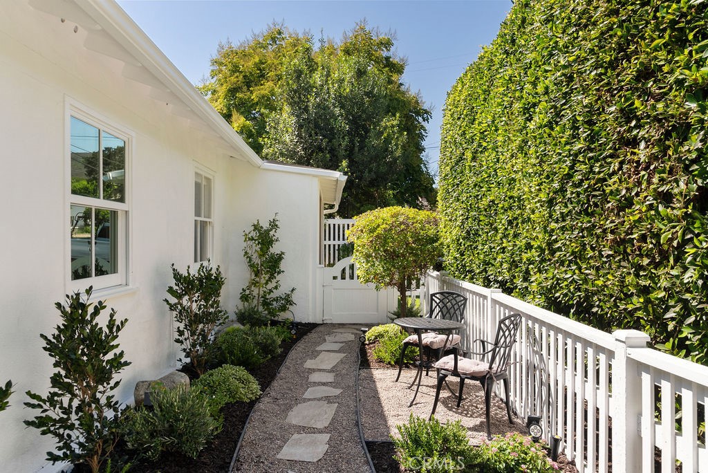 465 Monterey Property Photo 2