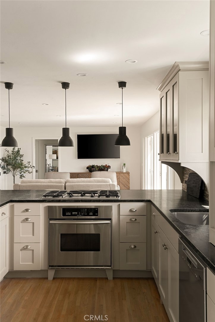 465 Monterey Property Photo 8