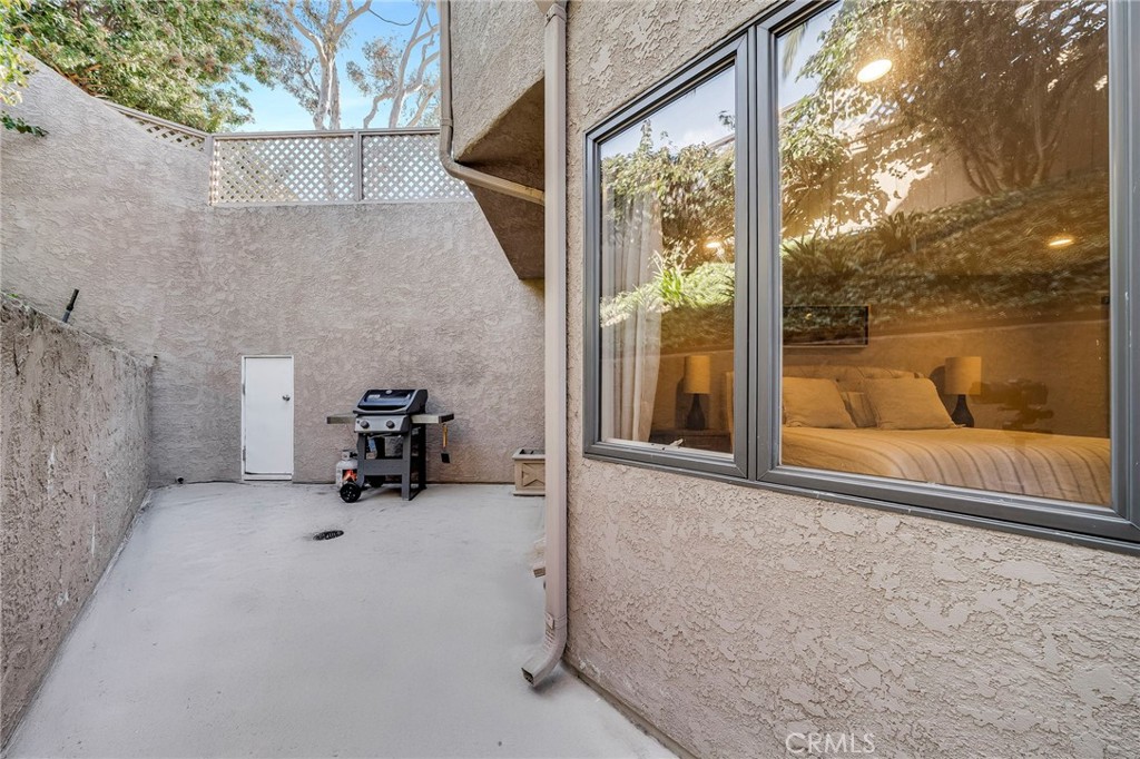 247 Calliope St Property Photo 8