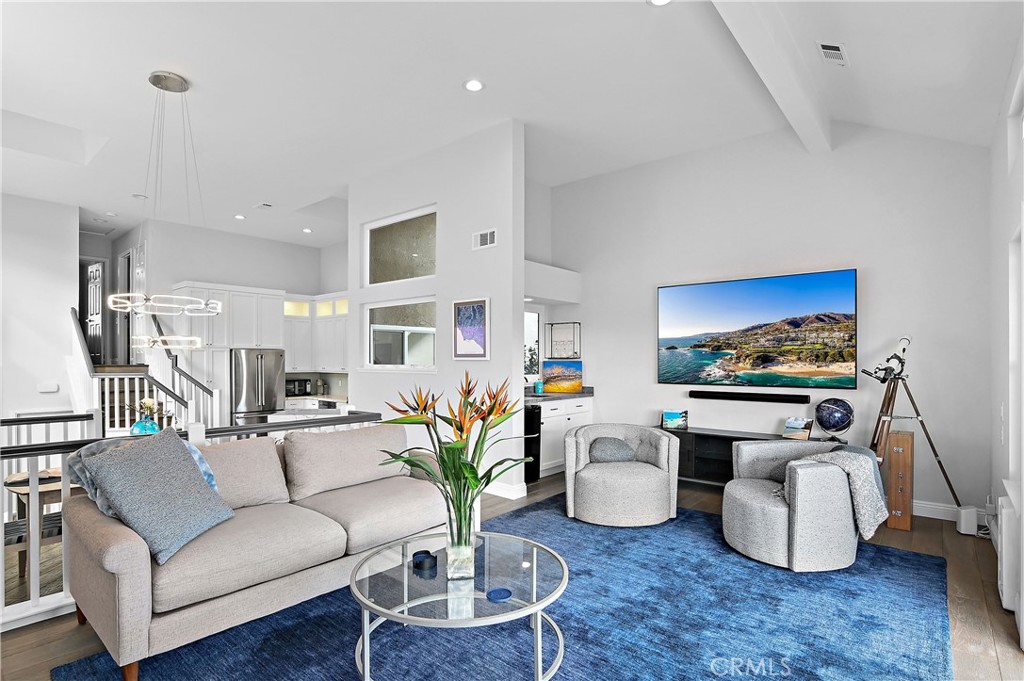 75 Palm Beach Court Property Photo 8