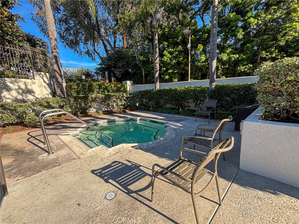 75 Palm Beach Court Property Photo 32