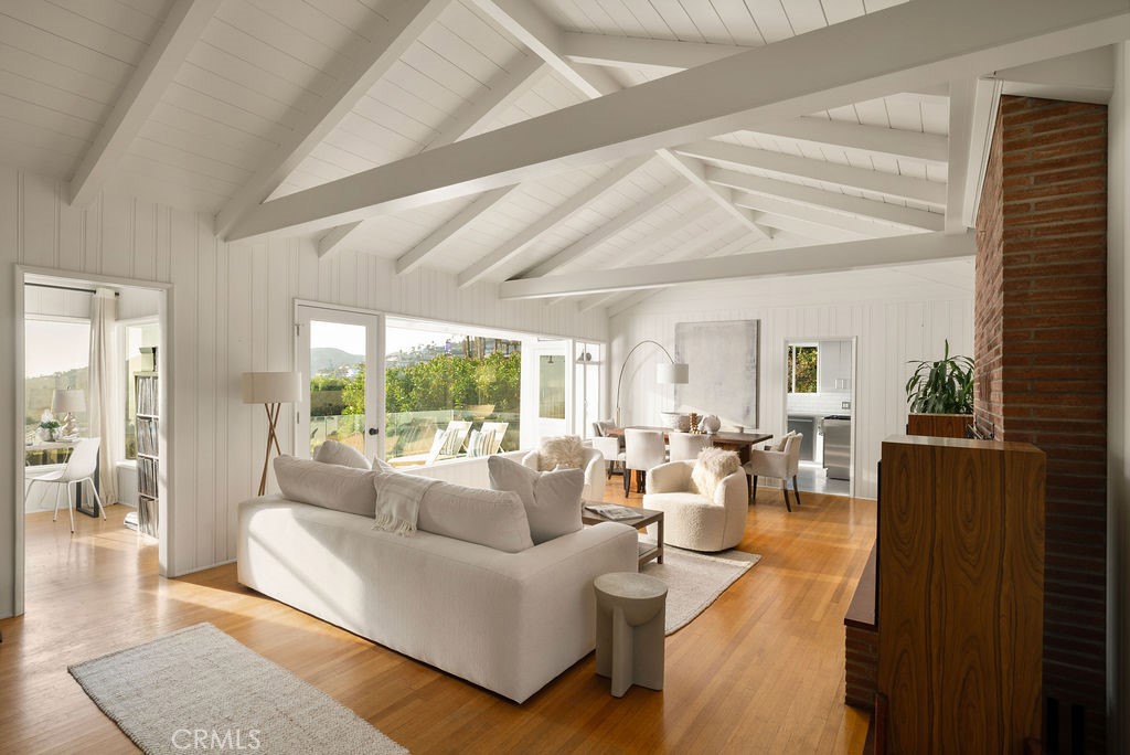 933 Coast View Property Photo 10