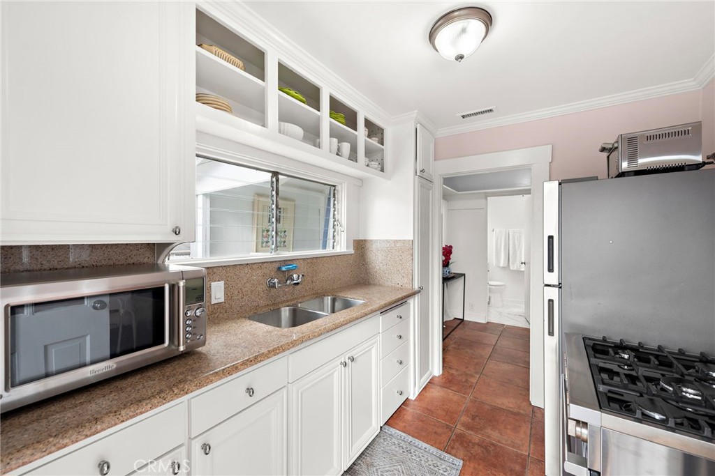 368 Oak Street Property Photo 11
