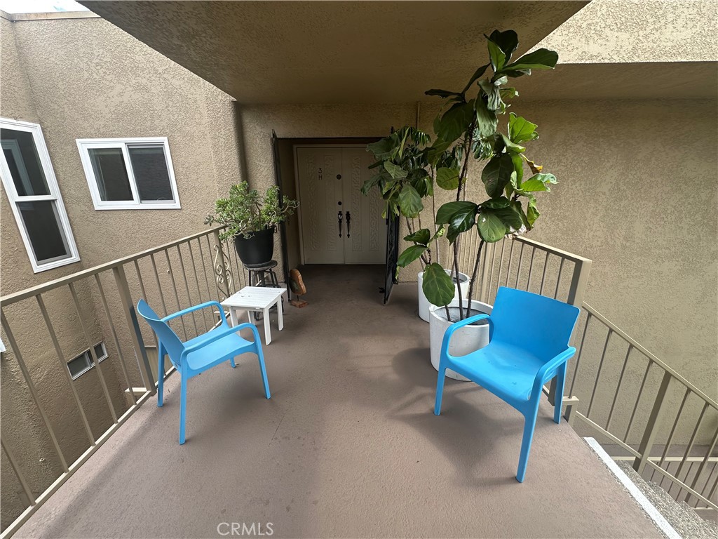 2396 W Via Mariposa W 3h Property Photo 2