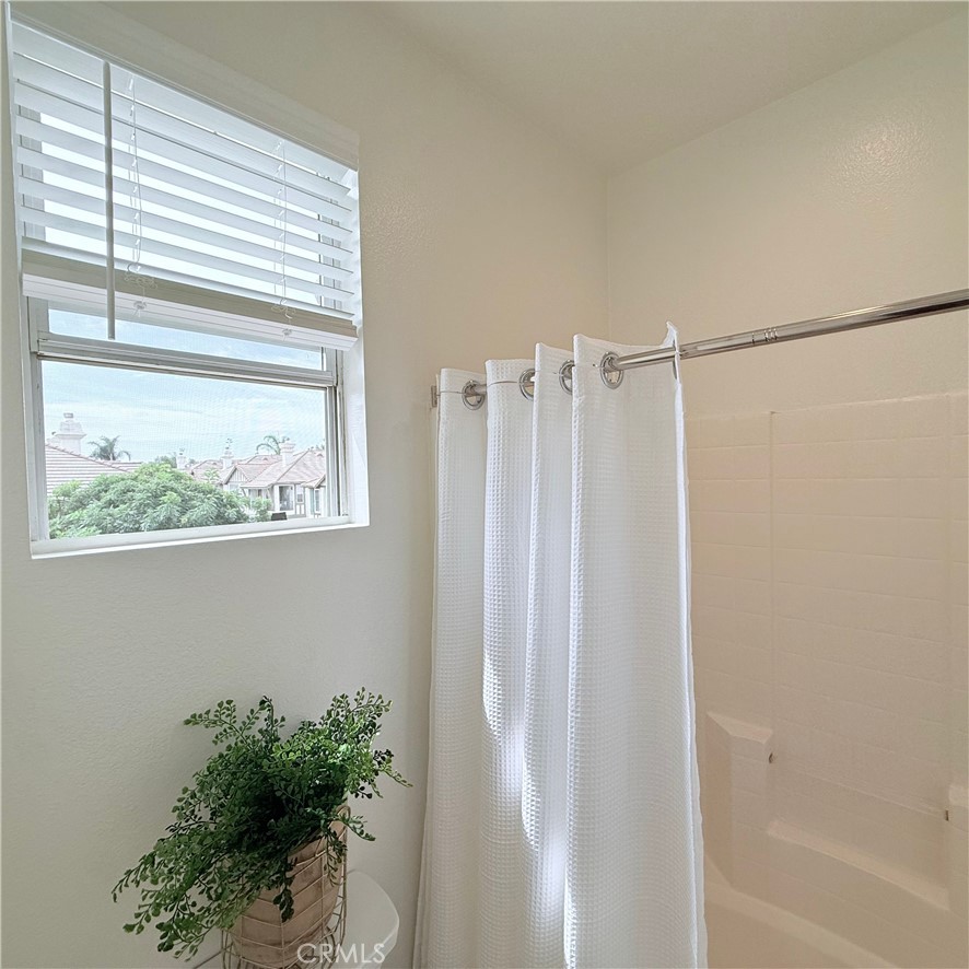 402 Bay Berry Pl Property Photo 17