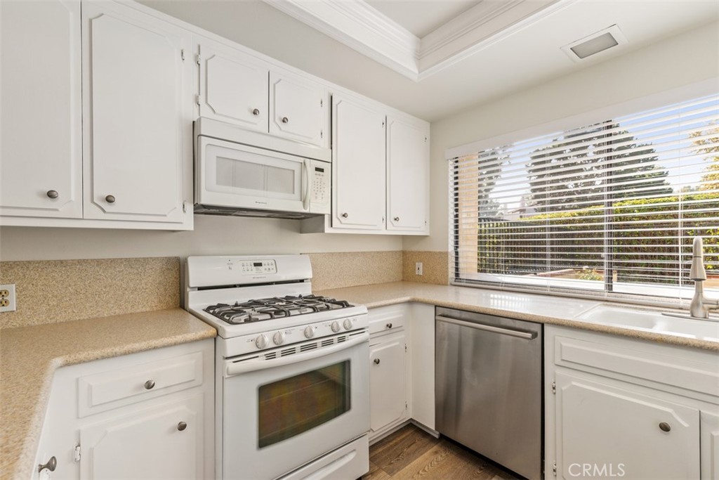 25572 Spinnaker Drive Property Photo 11