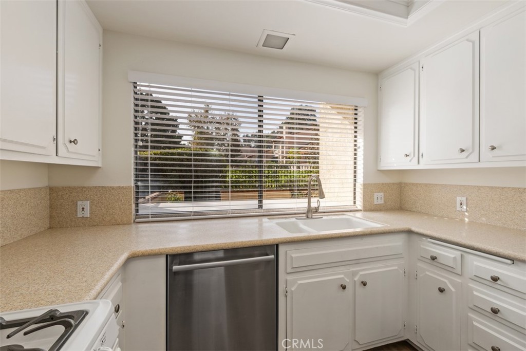 25572 Spinnaker Drive Property Photo 12