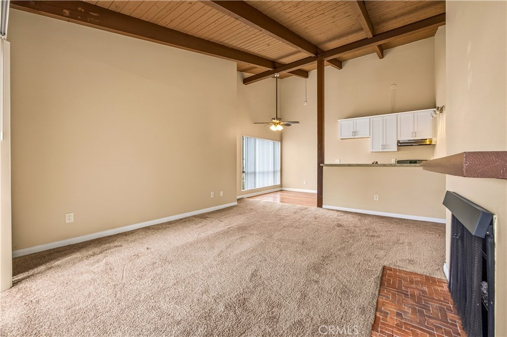 399 W Bay B203 Property Photo 8