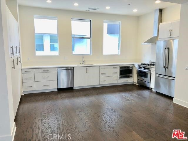 2207 Selig Property Photo 1
