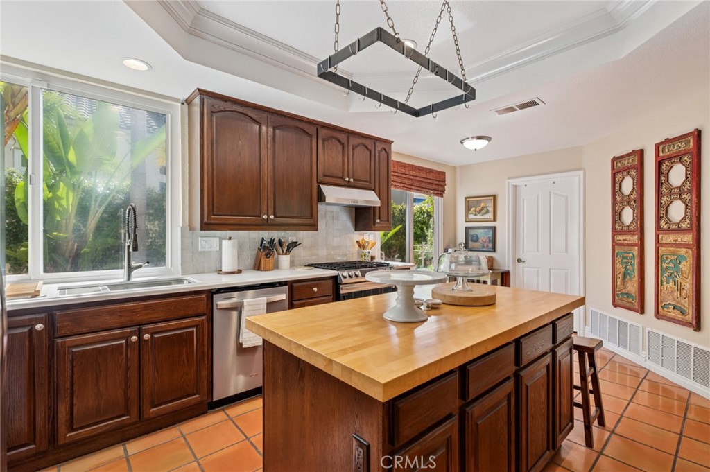 4 Regina Property Photo 6
