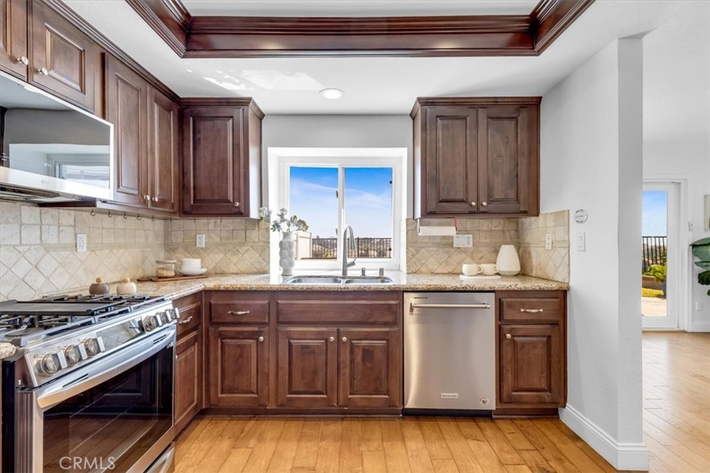 20 Hyannis Property Photo 18