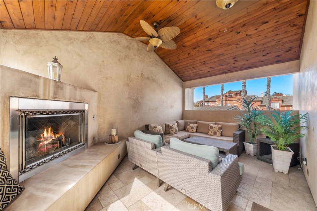 438.5 Dahlia Property Photo 2