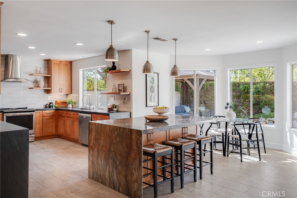 21 Rhode Island Property Photo 8