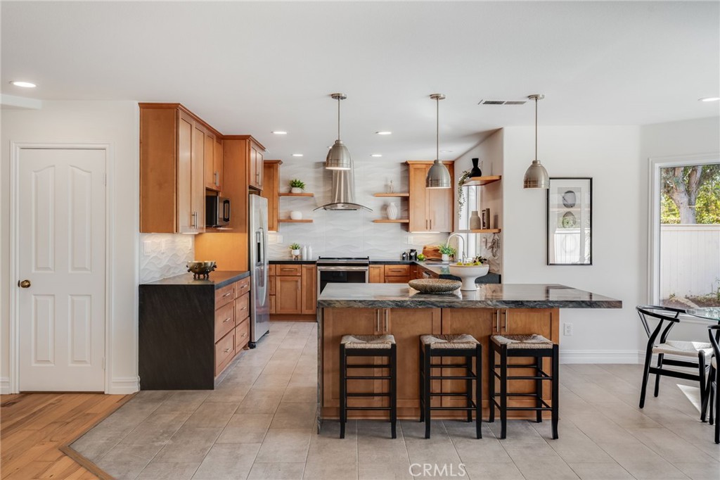 21 Rhode Island Property Photo 9