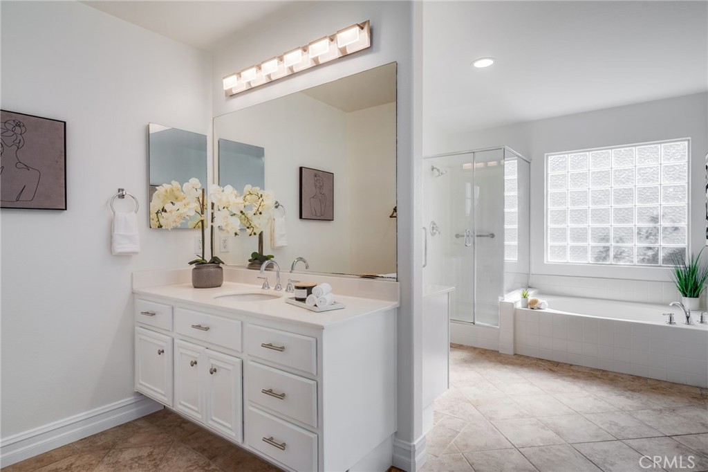 21 Rhode Island Property Photo 21