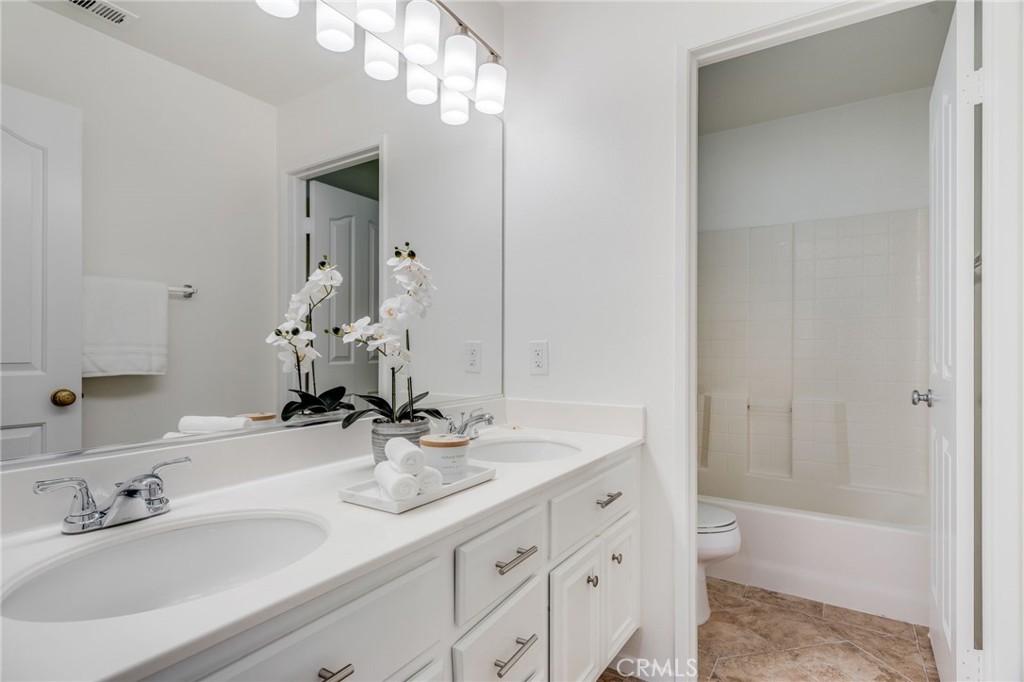 21 Rhode Island Property Photo 30