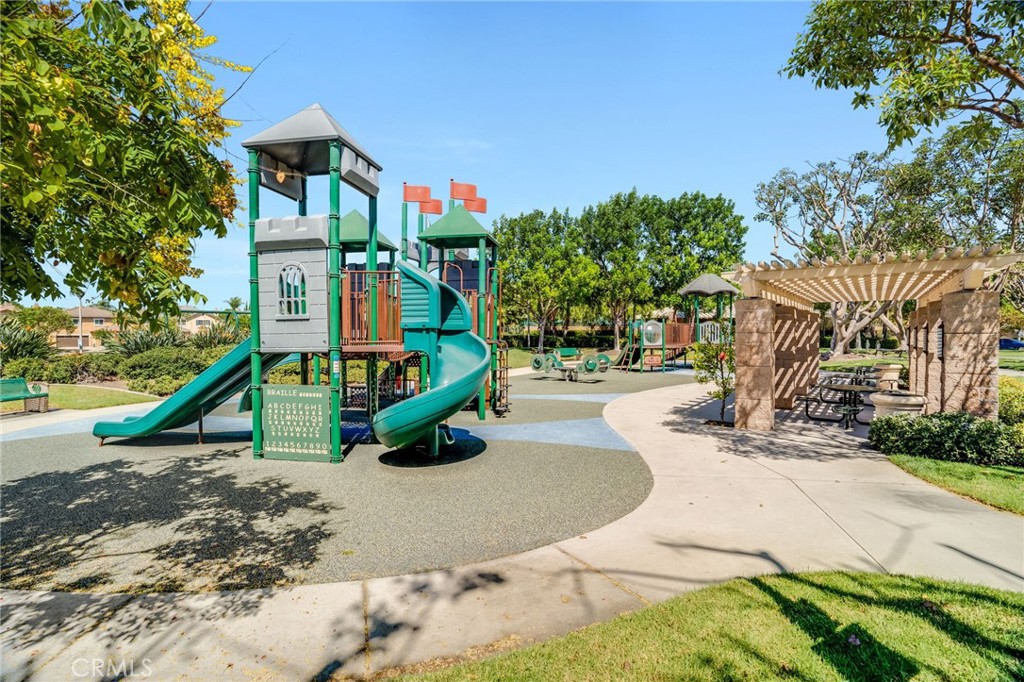 21 Rhode Island Property Photo 43