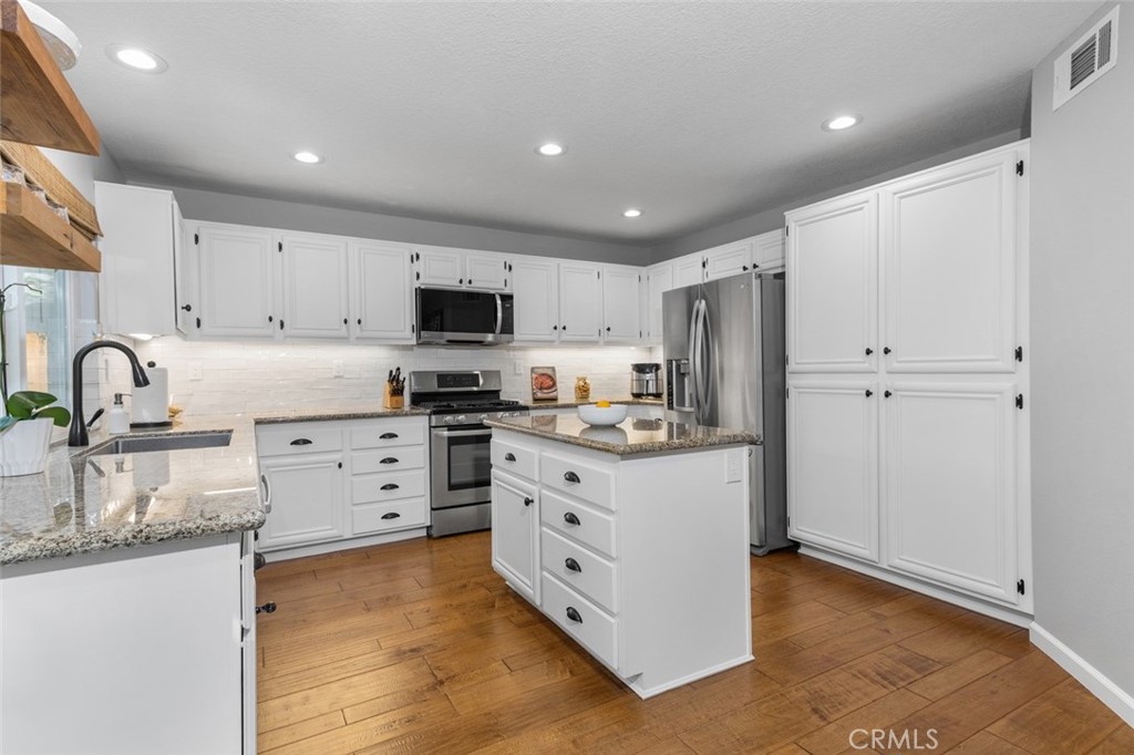 9 Sequoia Property Photo 11