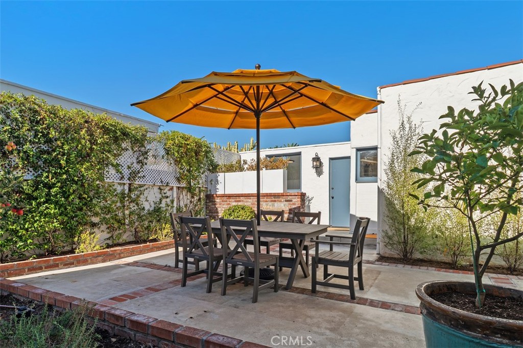 1136 Catalina Property Photo 32