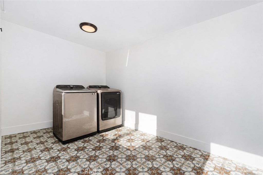 1136 Catalina Property Photo 34