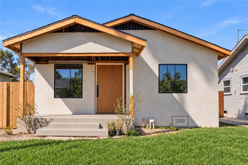 3895 3rd Property Photo 6