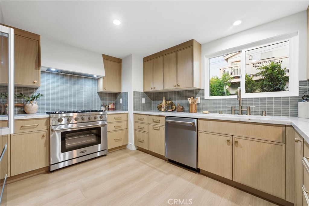 3508 Maple Property Photo 6