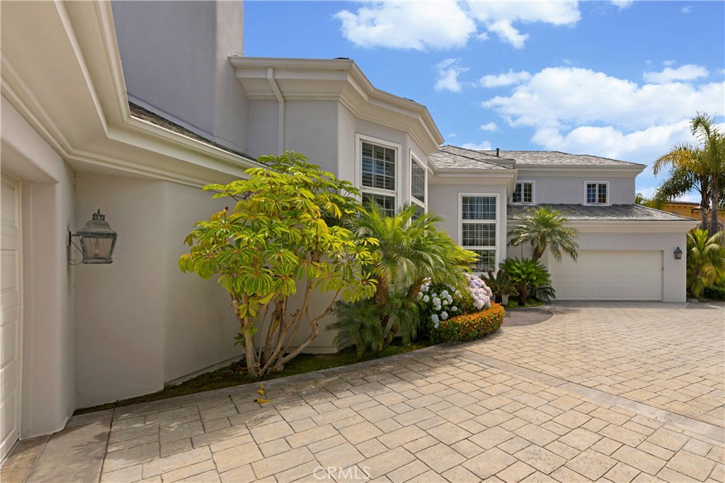 97 Ritz Cove Drive Property Photo 3