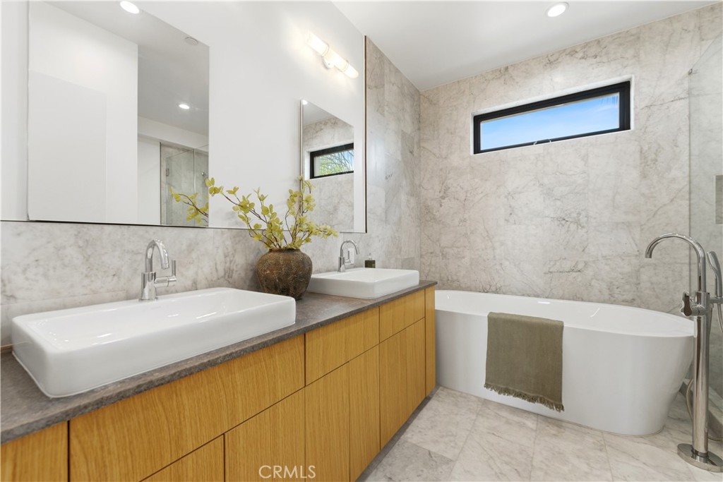 11702 Charnock Road Property Photo 14