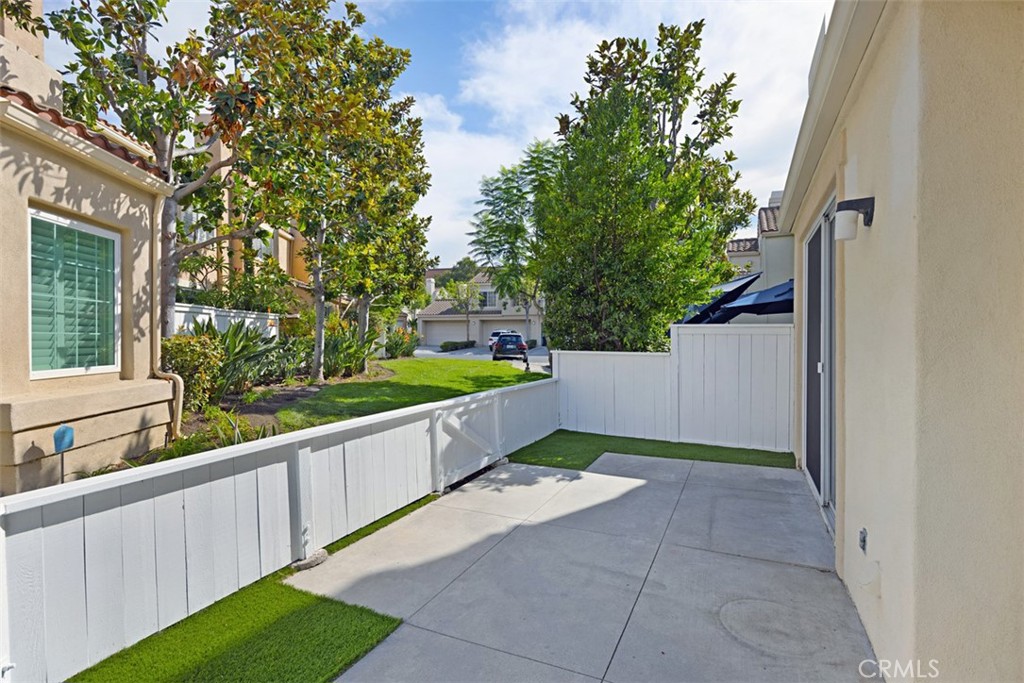 160 Chandon Property Photo 32