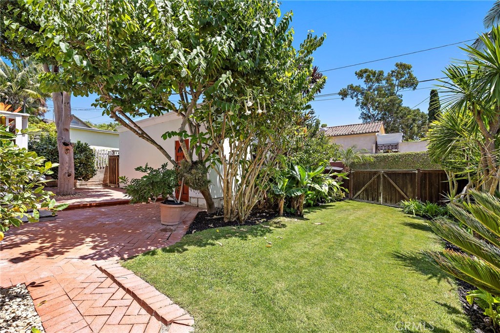 429 Aster Property Photo 26