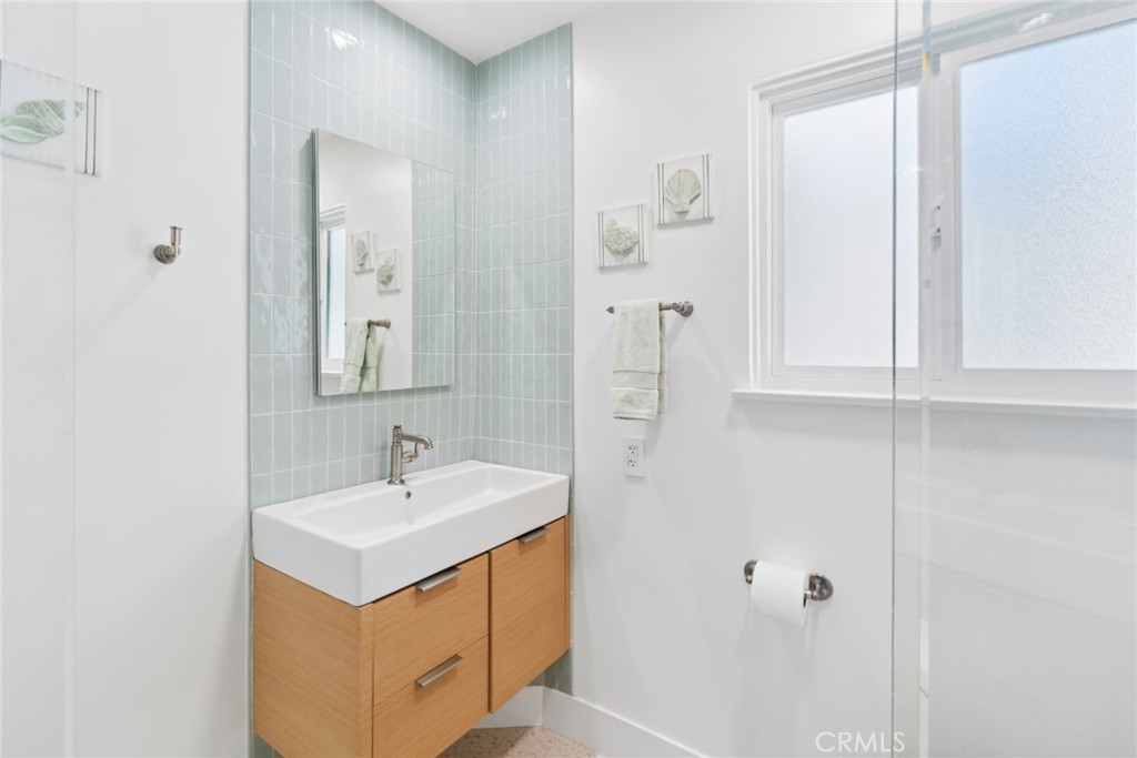 520 Cliff Drive 202 Property Photo 14