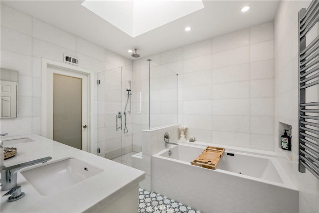 2 Maritime Drive Property Photo 21