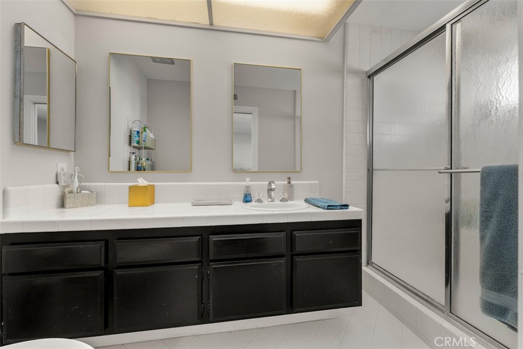 207 Columbia Property Photo 28