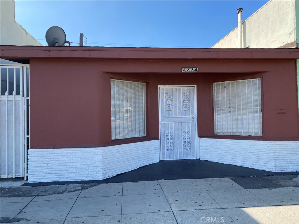 5724 E Beverly Boulevard Property Photo 1