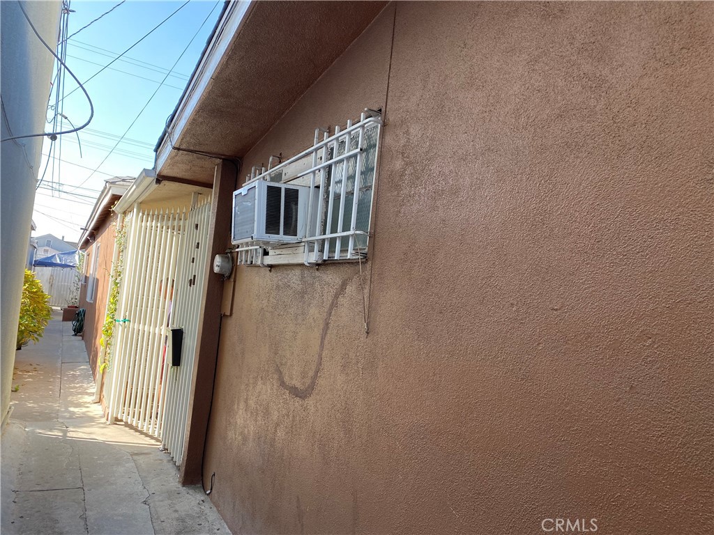 5724 E Beverly Boulevard Property Photo 3