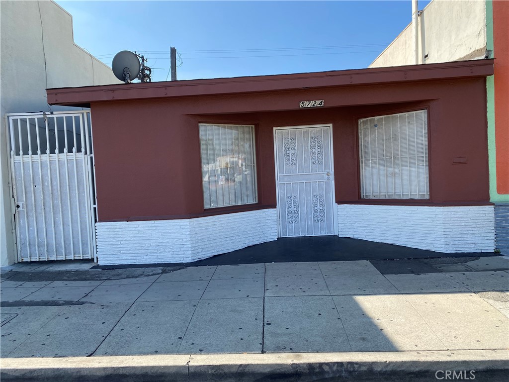 5724 E Beverly Boulevard Property Photo 4