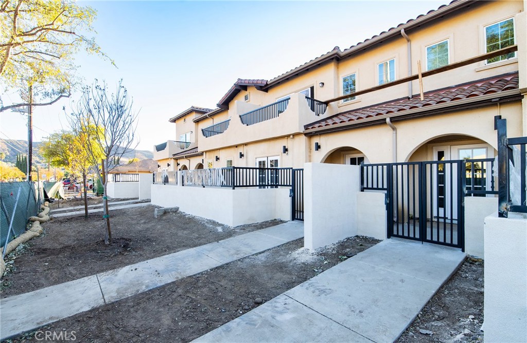 5502 E Los Angeles Avenue 4 Property Photo 2