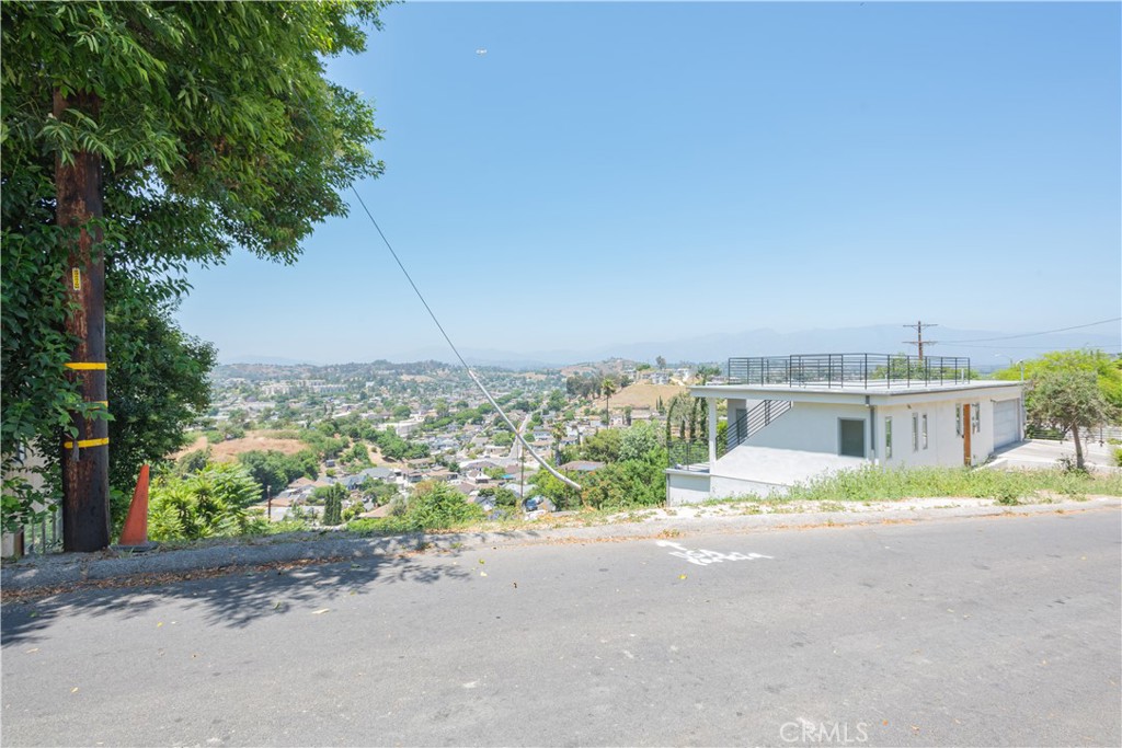 5011 La Calandria Property Photo 6