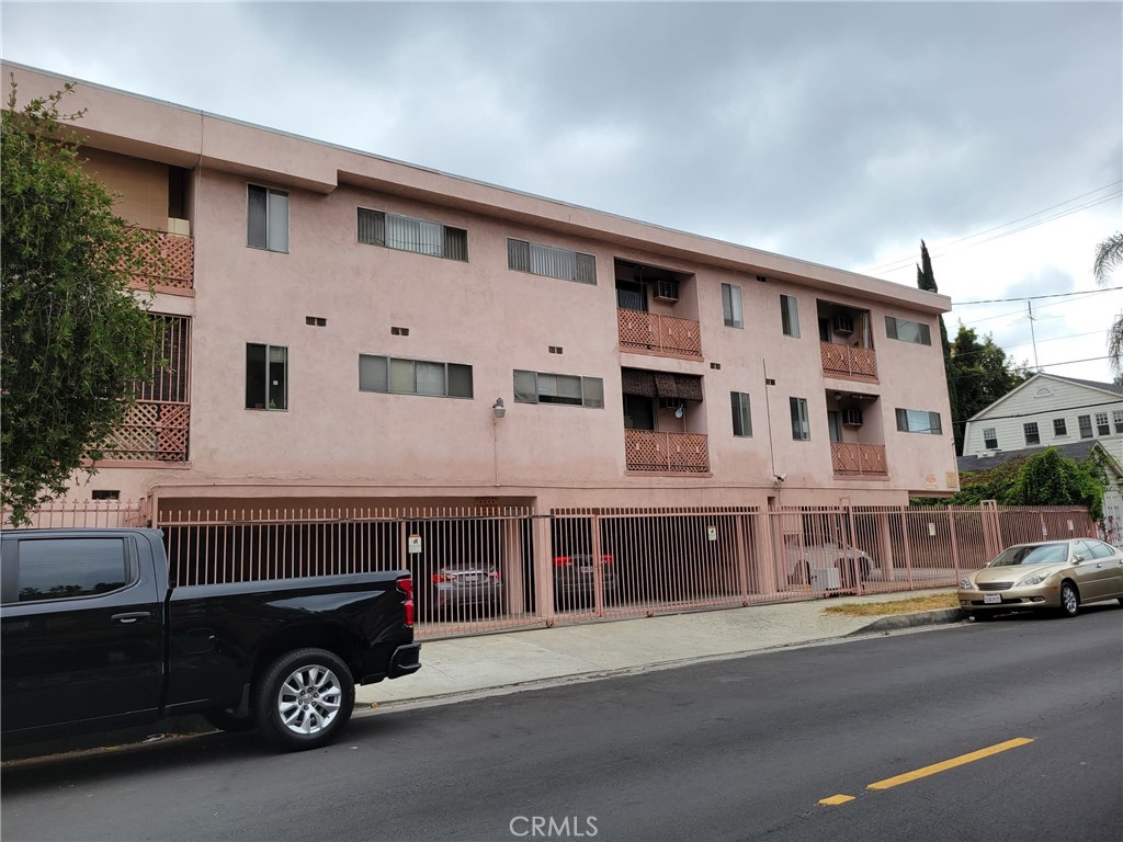 941 S Gramercy Place Property Photo 3