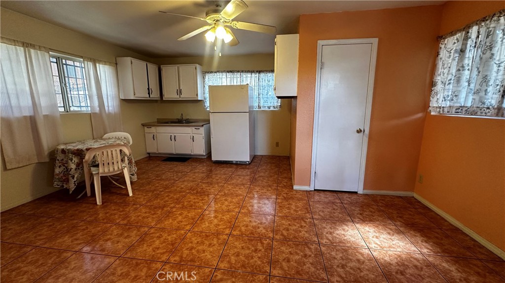 659 S Gerhart Avenue Property Photo 23