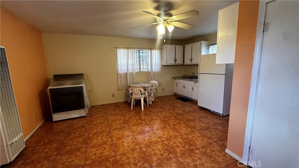 659 S Gerhart Avenue Property Photo 25