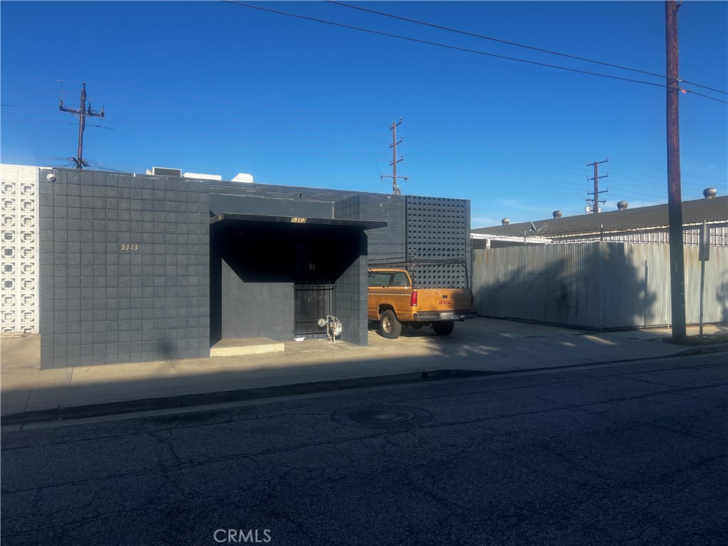 5313 Sheila Street Property Photo 2