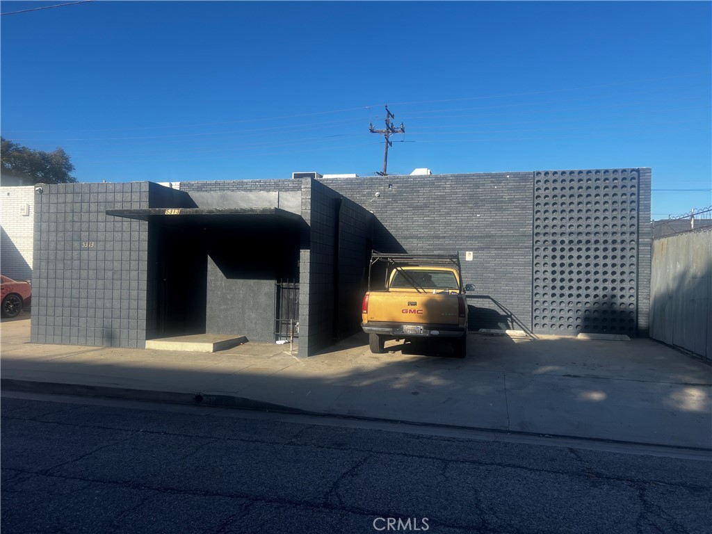 5313 Sheila Street Property Photo 3