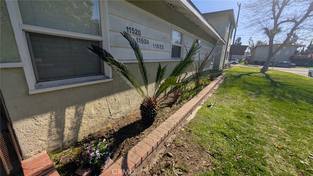11520 Adco Avenue Property Photo 4