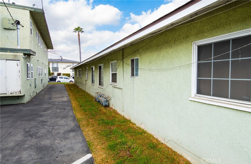 11520 Adco Avenue Property Photo 14