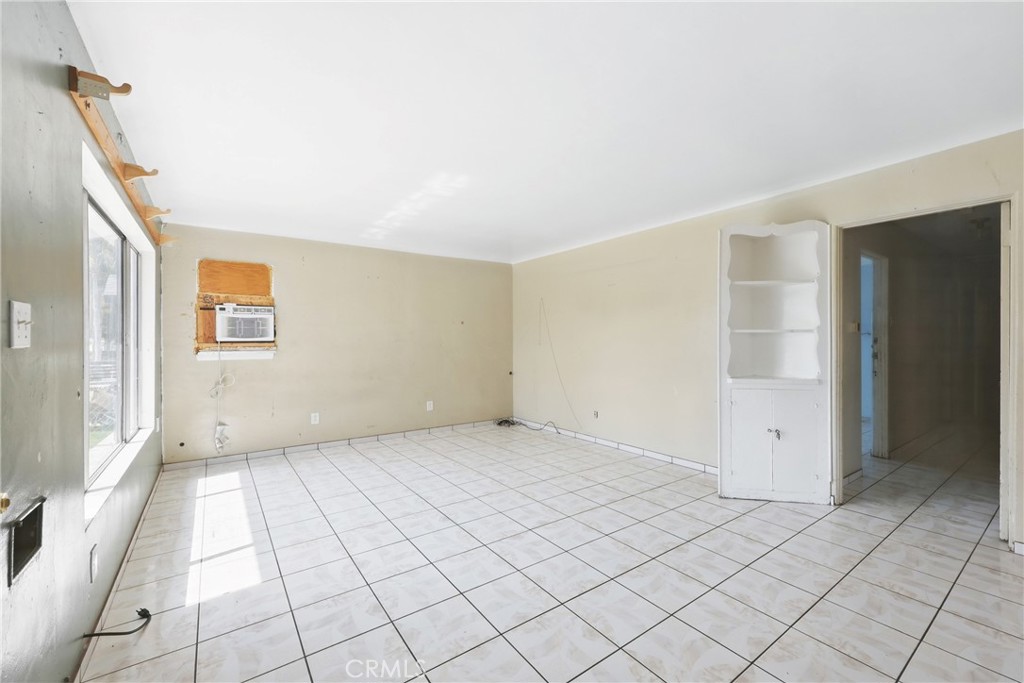 265 E Ellis Street Property Photo 7