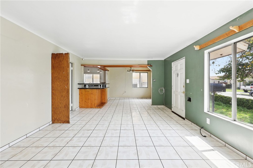 265 E Ellis Street Property Photo 8